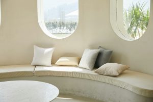 Les coussins : comment en faire les accessoires phares de votre décoration ?